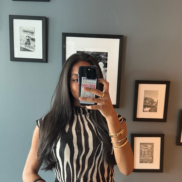 Meet your Posher, V - Picture 1 of 1